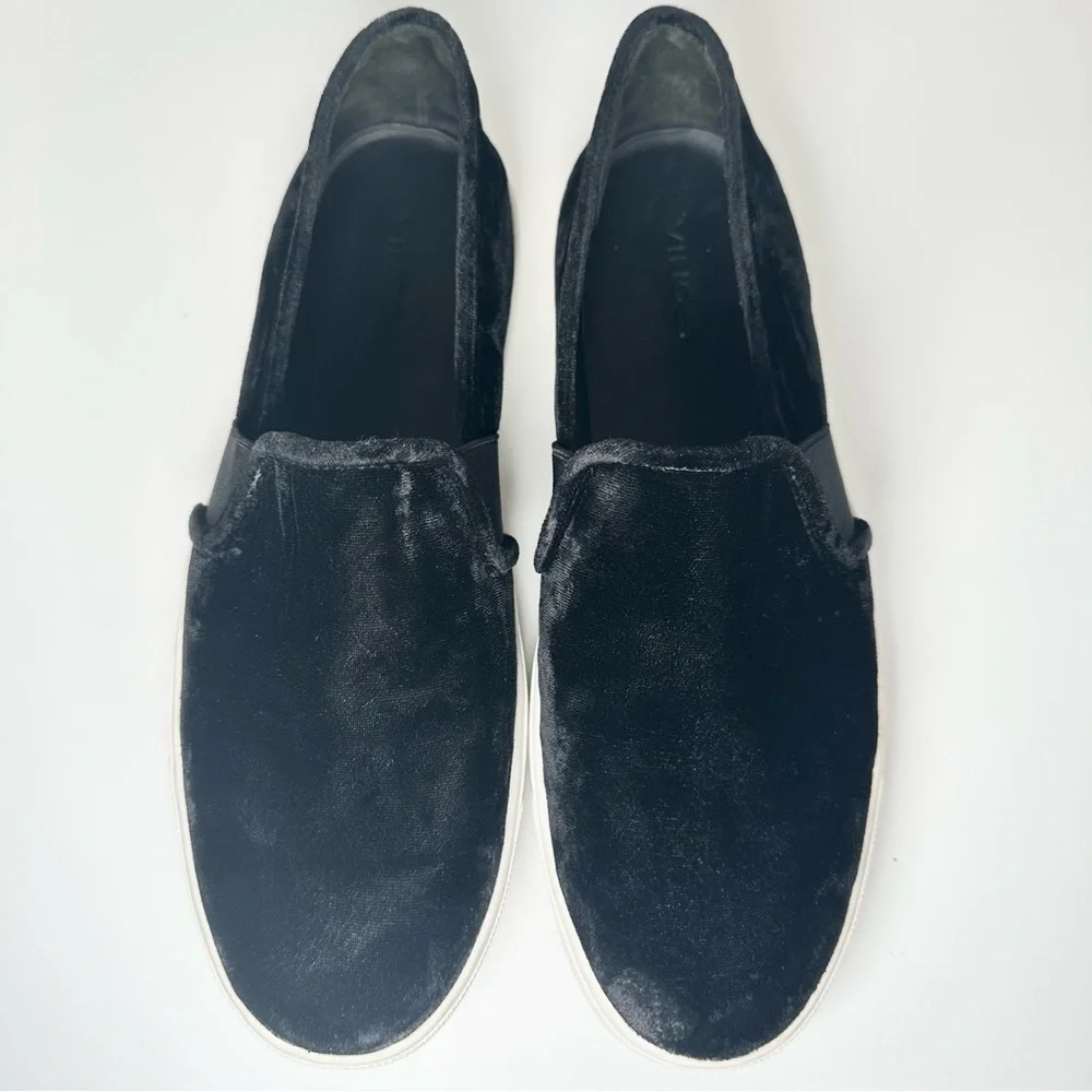 Vince Blair Velvet Black Slip On Sneakers Women Size 9M Classic Luxury Old Money
